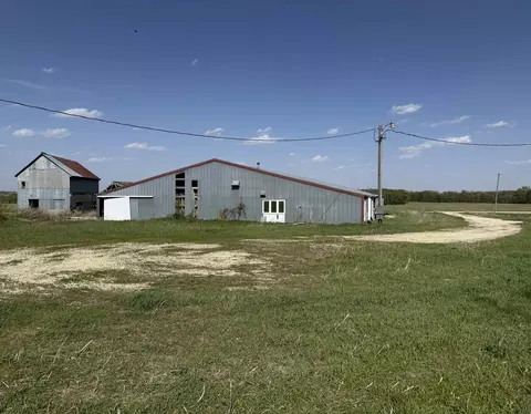 2113 N Doris Ave, Independence, IA 50644 photo 3