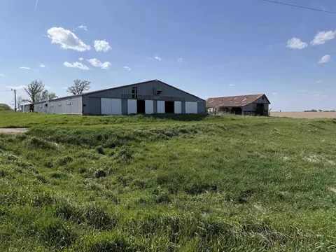 2113 N Doris Ave, Independence, IA 50644 photo 5