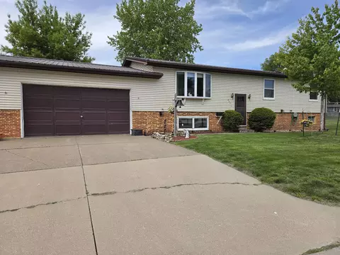 407 Herder St, Guttenberg, IA 52052