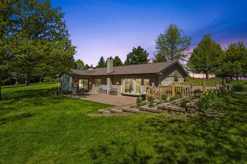 22946 Drake Rd, Elgin, IA 52141