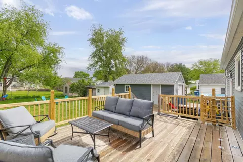 Exterior - 145 Cornwall Ave, Waterloo, IA 50702 photo 3 of 6