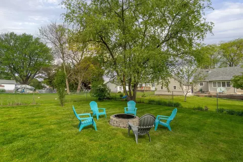 Exterior - 145 Cornwall Ave, Waterloo, IA 50702 photo 5 of 6