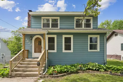 1827 Rainbow Dr, Cedar Falls, IA 50613