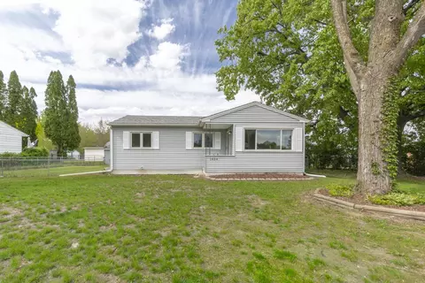 1424 Sager Ave, Waterloo, IA 50701