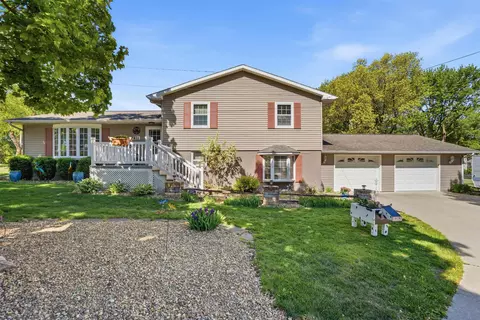 811 SW 9th Ave, Independence, IA 50644