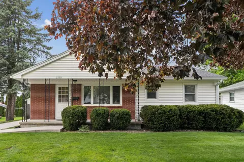 3350 Randolph St, Waterloo, IA 50702