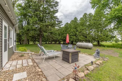 Exterior - 716 E 13th St, Sumner, IA 50674 photo 5 of 13
