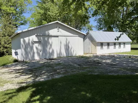 Exterior - 716 E 13th St, Sumner, IA 50674 photo 2 of 13