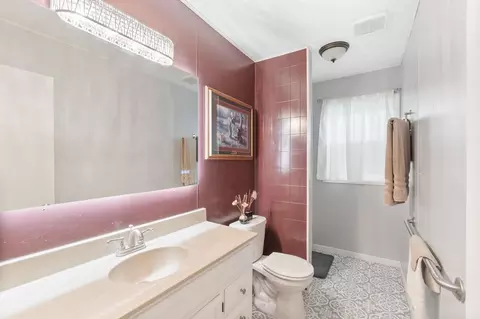 Bath - 716 E 13th St, Sumner, IA 50674 photo 1 of 1