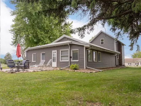 Exterior - 716 E 13th St, Sumner, IA 50674 photo 13 of 13
