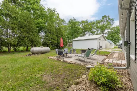 Exterior - 716 E 13th St, Sumner, IA 50674 photo 6 of 13