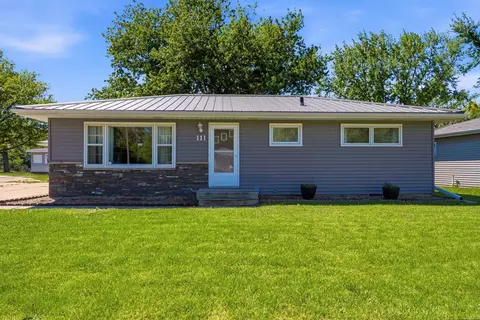 111 Desoto Ave, Waterloo, IA 50701