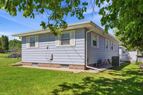 1231 E Ridgeway Ave, Waterloo, IA 50702 photo 25
