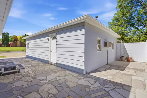 1231 E Ridgeway Ave, Waterloo, IA 50702 photo 23