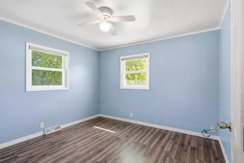 1231 E Ridgeway Ave, Waterloo, IA 50702 photo 10