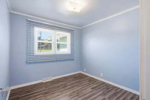 1231 E Ridgeway Ave, Waterloo, IA 50702 photo 15