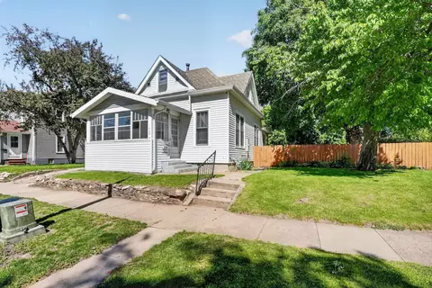 1408 State St, Cedar Falls, IA 50613