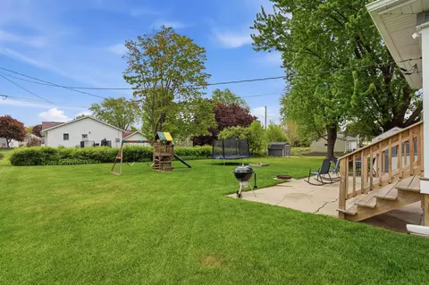 Exterior - 330 S Walnut Ave, New Hampton, IA 50659 photo 6 of 6