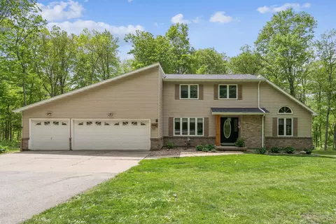 112 Castle Ln, Denver, IA 50622