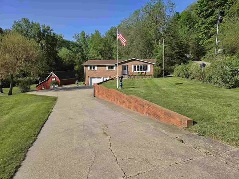 32387 Highway 52, Guttenberg, IA 52052