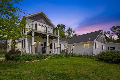 12432 X Ave, Cedar Falls, IA 50613