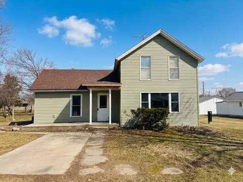 204 S Madison St, Hazleton, IA 50641