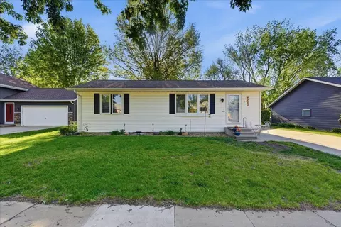 5320 Marius Dr, Cedar Falls, IA 50613