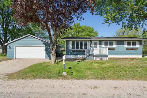 308 Spruce St, La Porte City, IA 50651