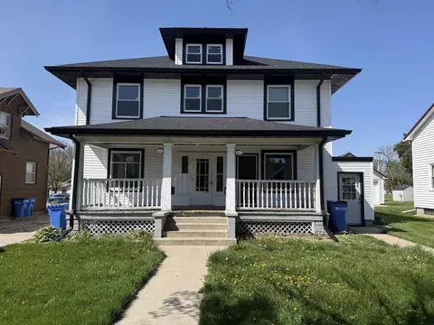 811 G Ave, Grundy Center, IA 50638