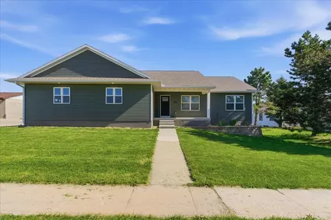 123 Carroll Blvd, Dunkerton, IA 50626