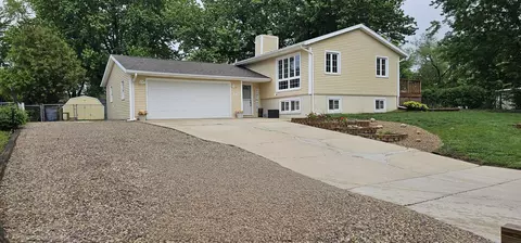 562 Jones Rd, Evansdale, IA 50707