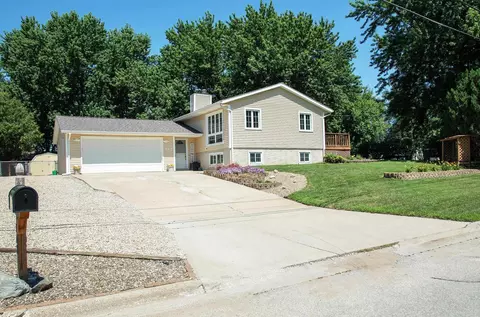 562 Jones Rd, Evansdale, IA 50707