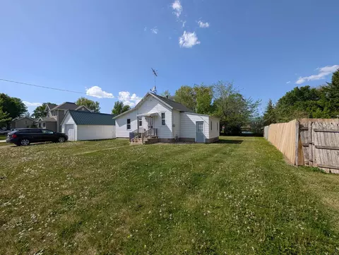 220 SE 4th Ave, Cresco, IA 52136