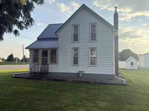 1464 6th St, Jesup, IA 50648