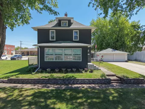 128 Kalman Ave, Readlyn, IA 50668
