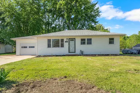 1004 Joy St, Cedar Falls, IA 50613
