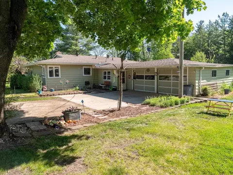 3114 220th St, Charles City, IA 50616