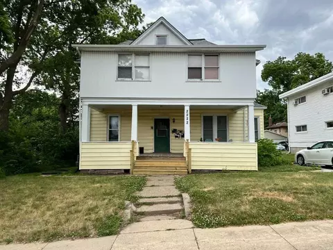 2222 Walnut St, Cedar Falls, IA 50613