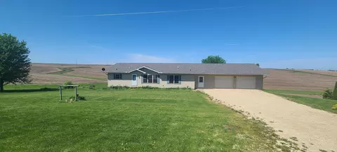 14823 Spook Cave Rd, Mcgregor, IA 52157