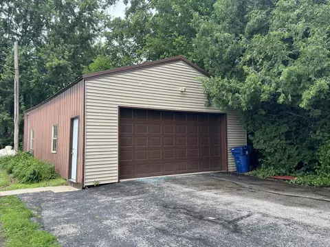 Exterior - 1106 Main St, Elgin, IA 52141 photo 2 of 8