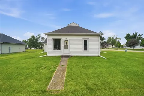 208 Orange Dr, New Providence, IA 50206