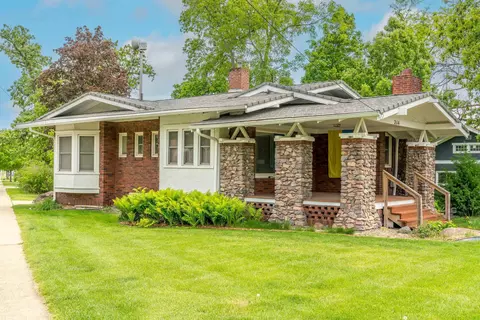 2114 California St, Cedar Falls, IA 50613