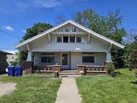 111 5th Ave NE, Independence, IA 50644