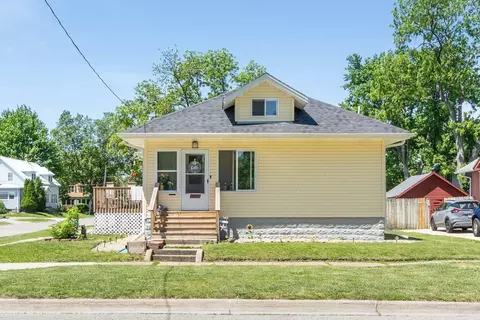 1324 W 6th St, Waterloo, IA 50702