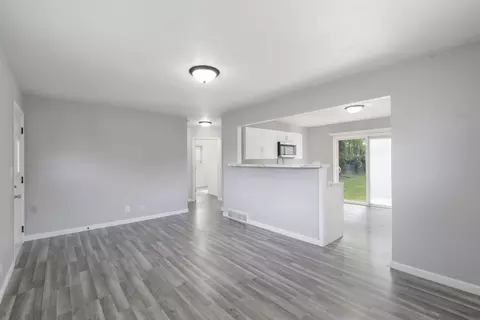 Living - 1228 Lyon Ave, Waterloo, IA 50702 photo 1 of 3