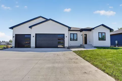 524 Sands Ave, Janesville, IA 50647
