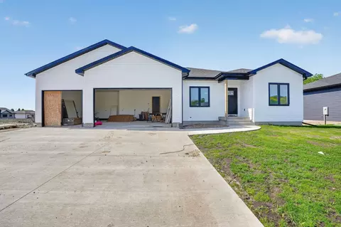 524 Sands Ave, Janesville, IA 50647