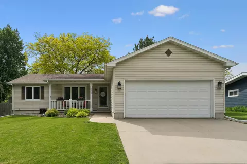 2303 NW 1st Ave, Waverly, IA 50677