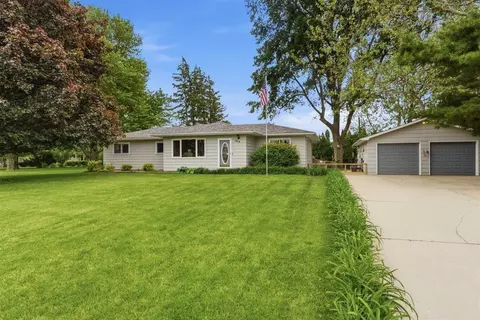 1314 Jersey Ln, Waterloo, IA 50701