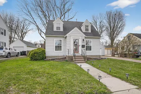 1515 Tremont St, Cedar Falls, IA 50613